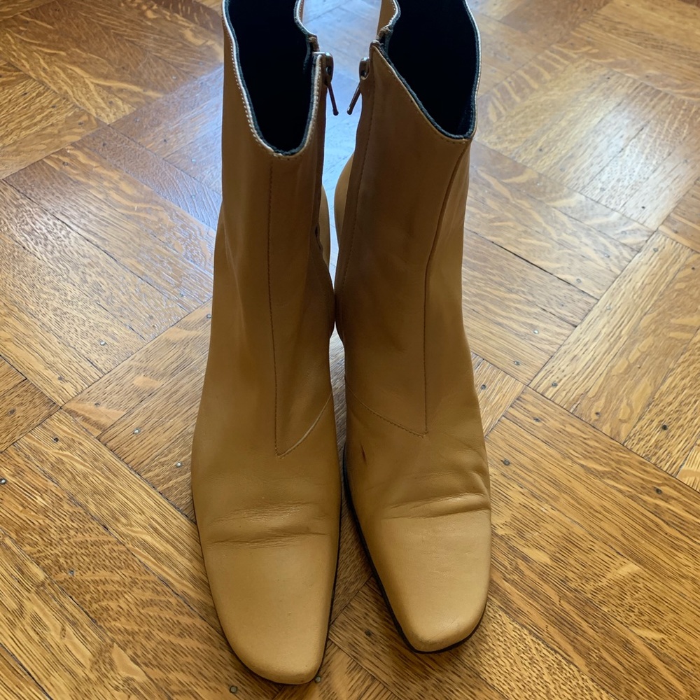 Women’s booties. - Picture 7 of 7
